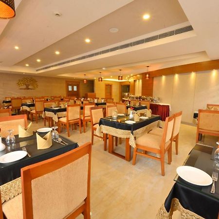 Hotel Kabani International Muvattupuzha Екстер'єр фото