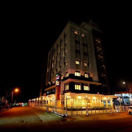 Hotel Kabani International Muvattupuzha Екстер'єр фото
