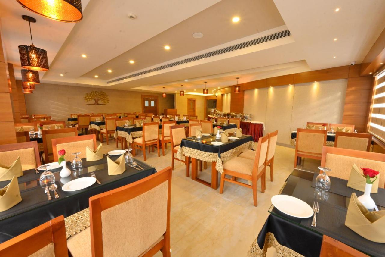 Hotel Kabani International Muvattupuzha Екстер'єр фото