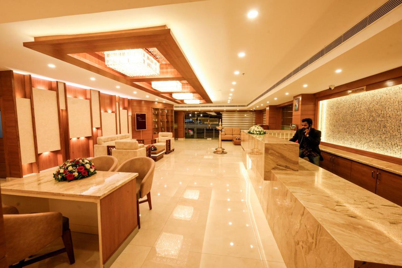 Hotel Kabani International Muvattupuzha Екстер'єр фото