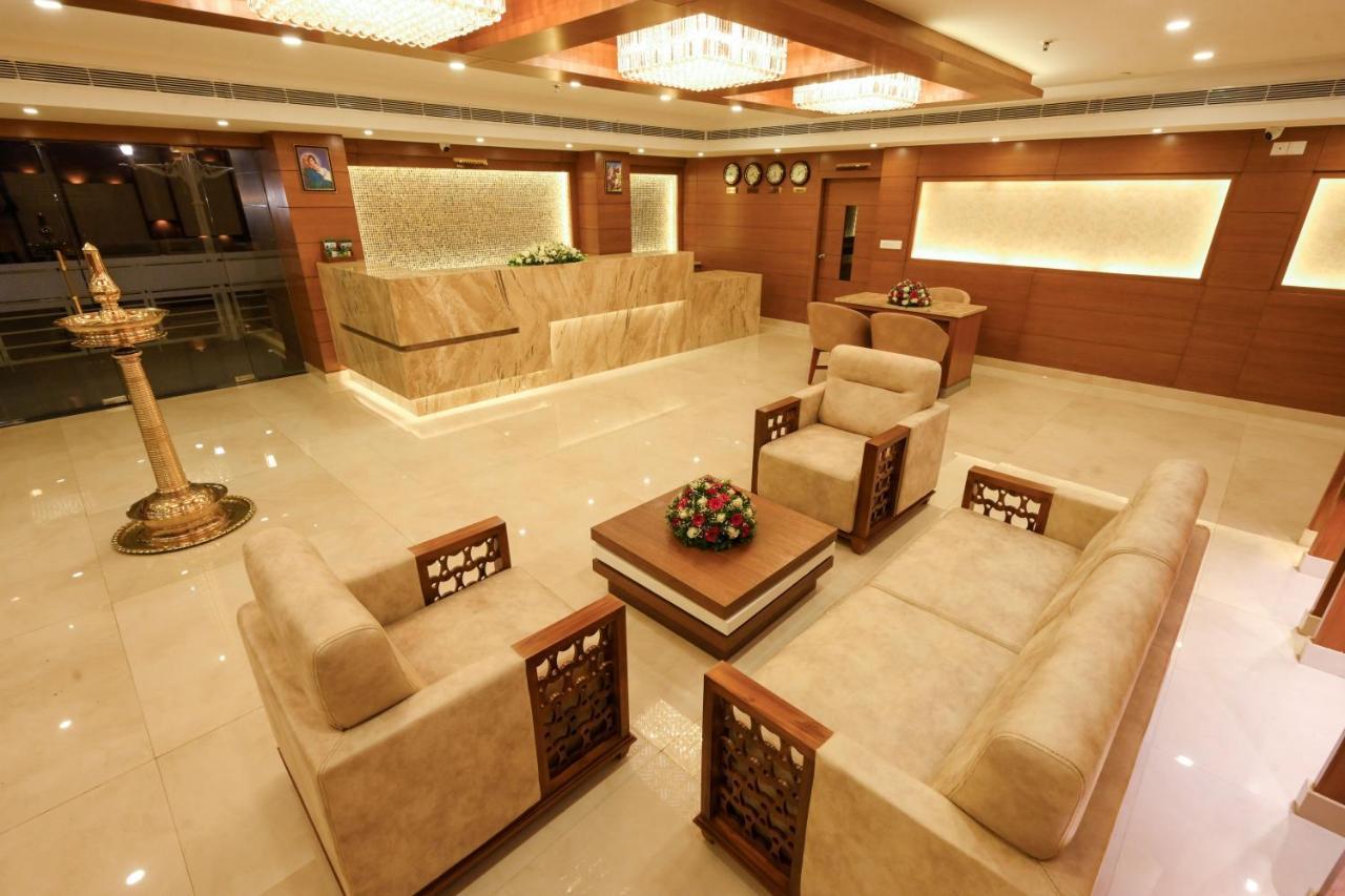 Hotel Kabani International Muvattupuzha Екстер'єр фото