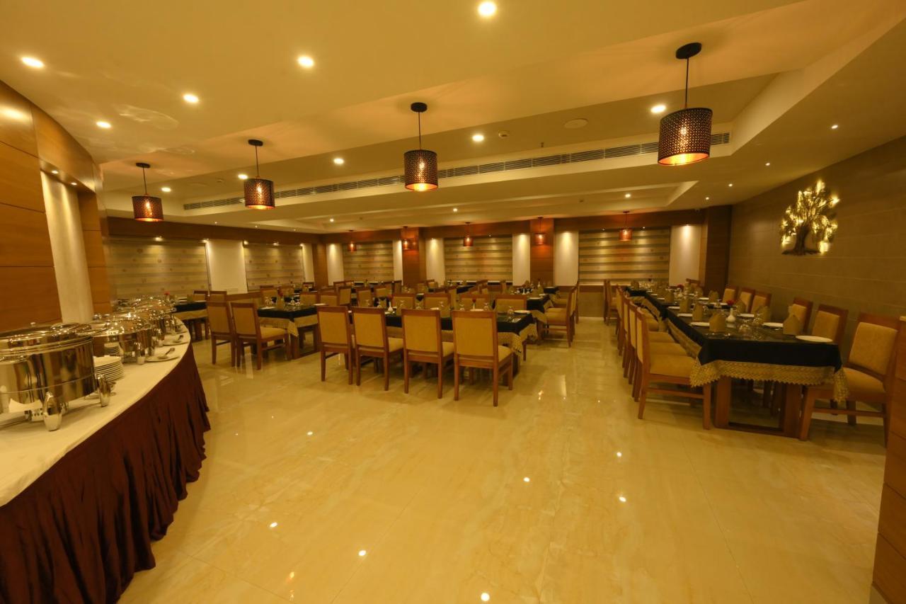 Hotel Kabani International Muvattupuzha Екстер'єр фото