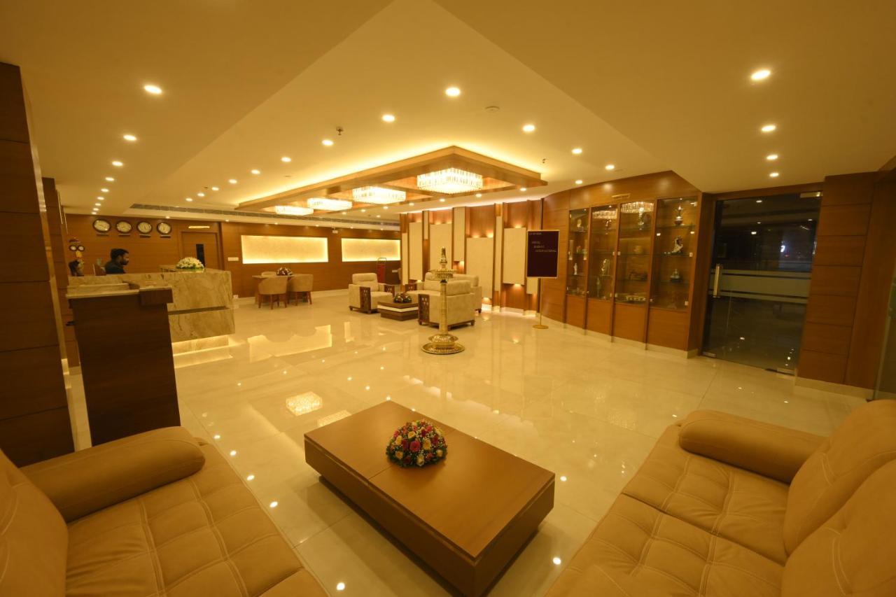 Hotel Kabani International Muvattupuzha Екстер'єр фото