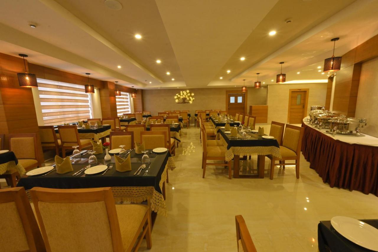 Hotel Kabani International Muvattupuzha Екстер'єр фото