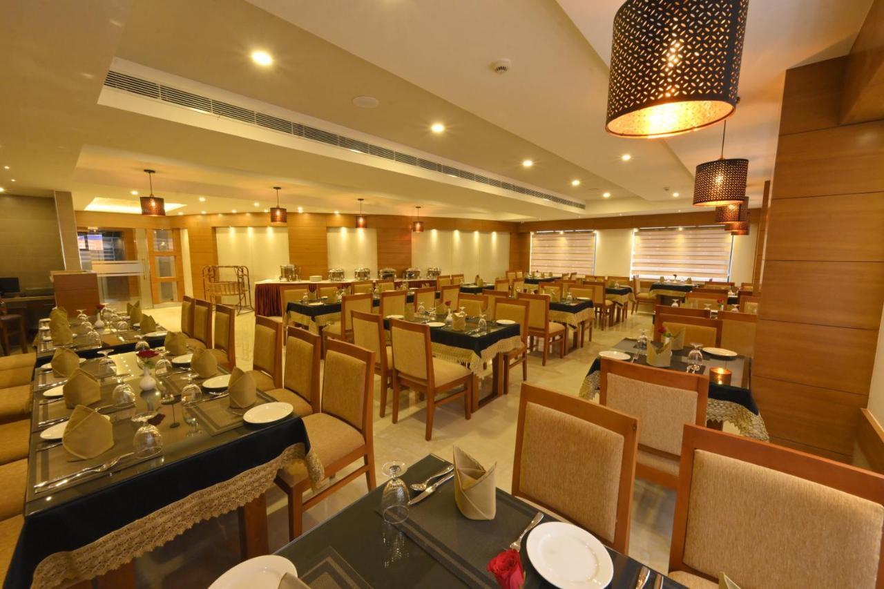 Hotel Kabani International Muvattupuzha Екстер'єр фото