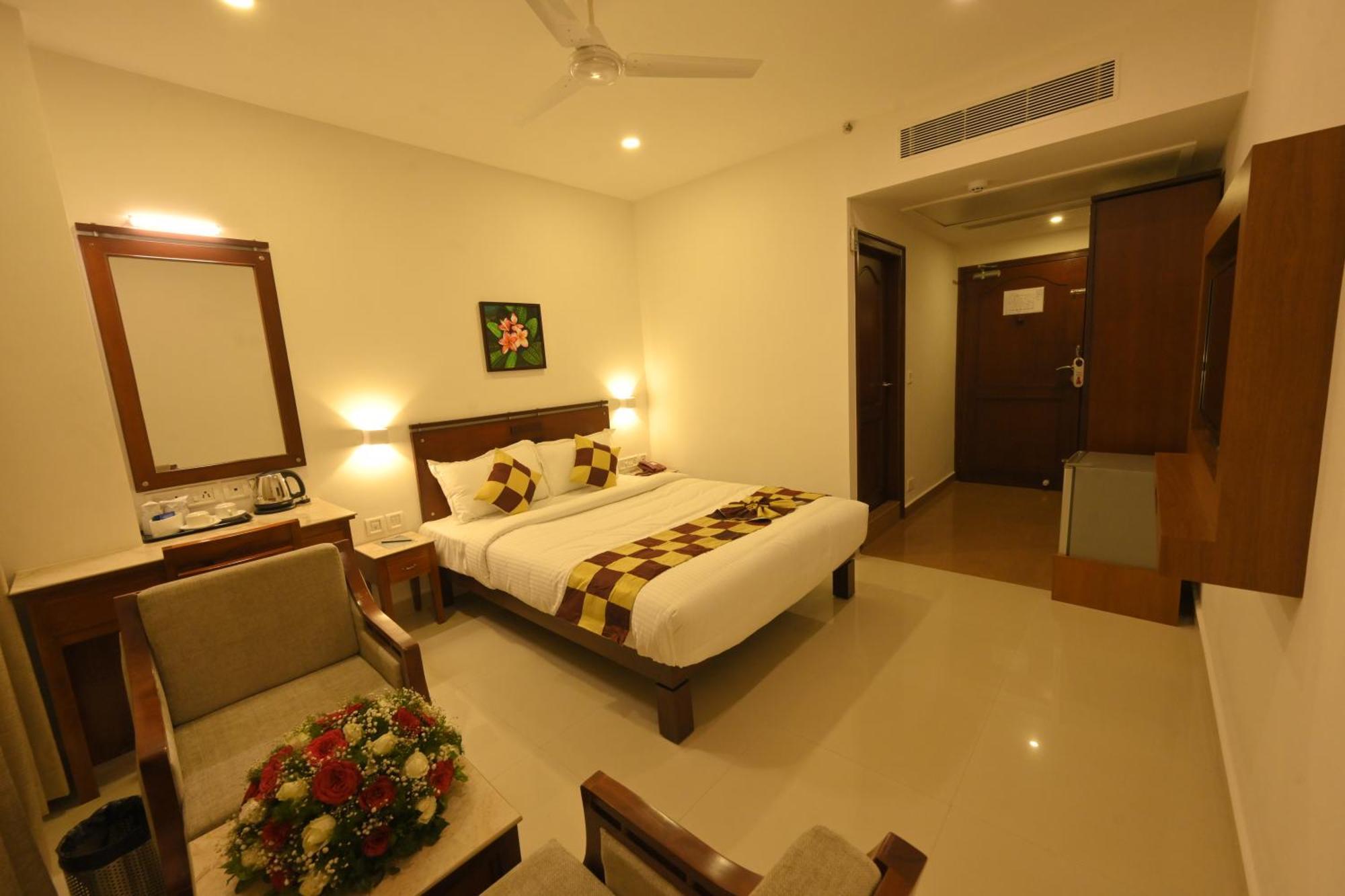 Hotel Kabani International Muvattupuzha Екстер'єр фото
