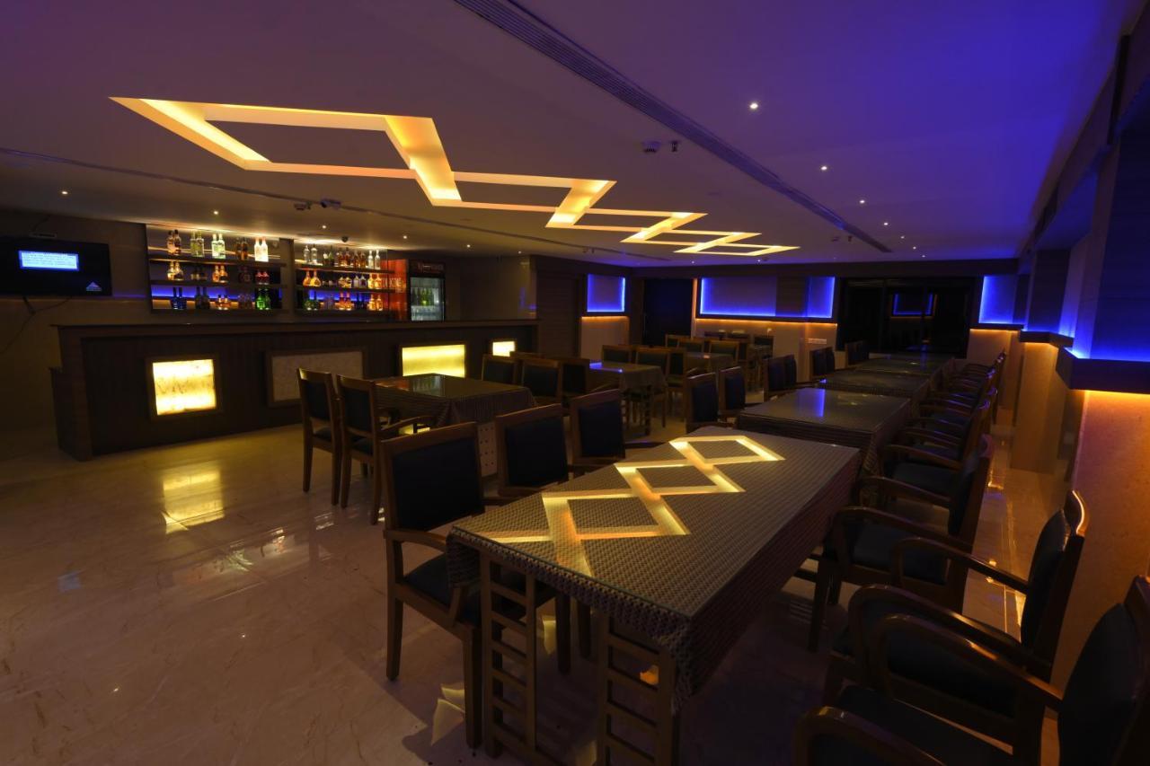 Hotel Kabani International Muvattupuzha Екстер'єр фото